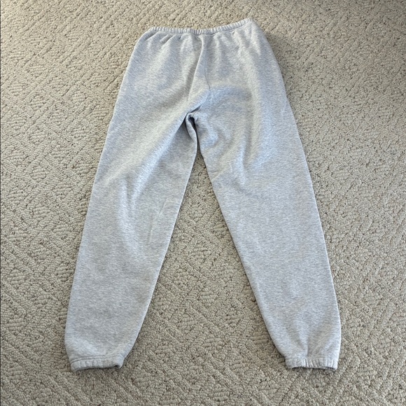 SKIMS Light Heather Gray Cotton Fleece Classic Jogger Sweatpants - Picture 12 of 14